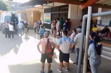 Aproximadamente a las 4:30 p. m. de ayer, el suboficial PNP de segunda Delfino García Macedo fue evacuado en una ambulancia desde el Hospital Regional hasta el aeropuerto, para su traslado de emergencia en un avión comercial a la ciudad de Lima.