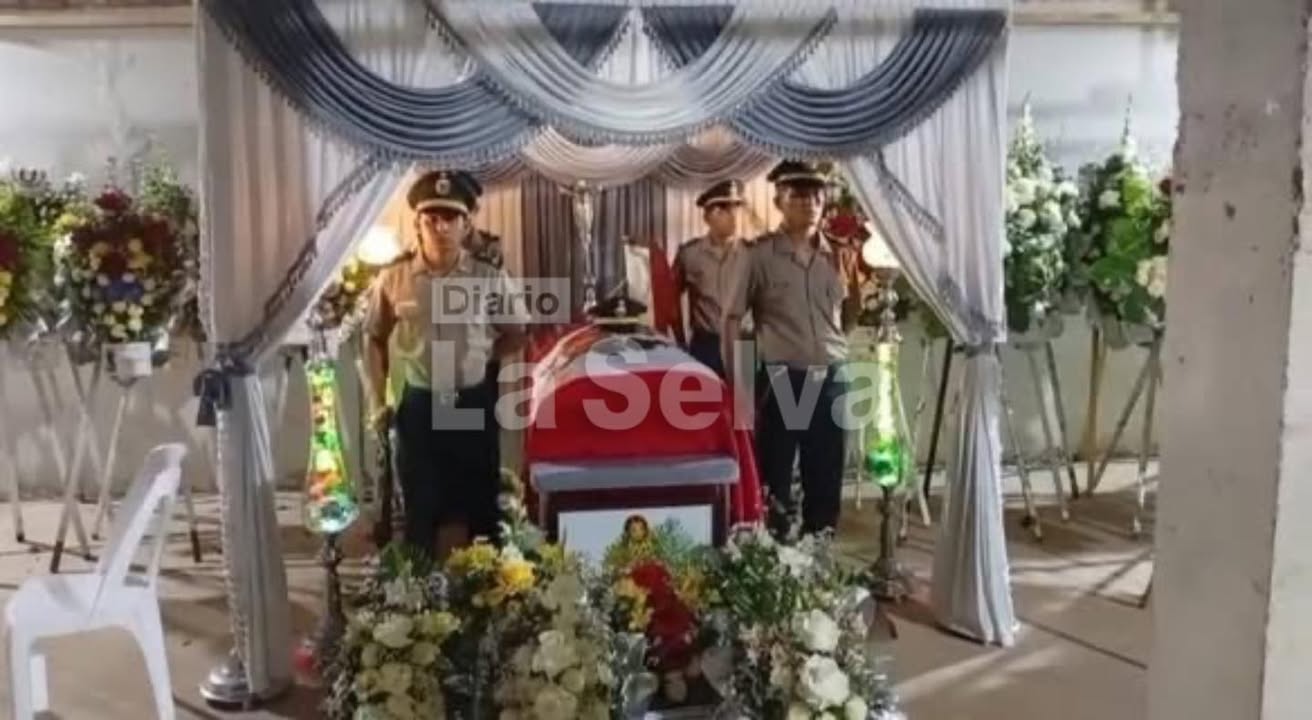 Despiden a suboficial fallecido durante operativo en el río Corrientes.