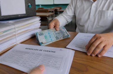 Exdirector es condenado a tres años de prisión por apropiación de fondos para mantenimiento escolar.