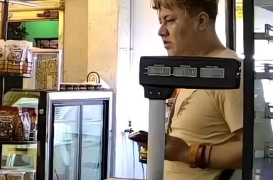 Cámaras de seguridad delatan a sujeto acusado de circular billetes falsos en Iquitos.