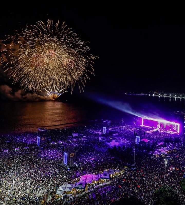 ‼SHAKIRA ROMPE RÉCORDS Y CANTA ANTE 2 MILLONES DE PERSONAS EN COPACABANA, BRASIL‼