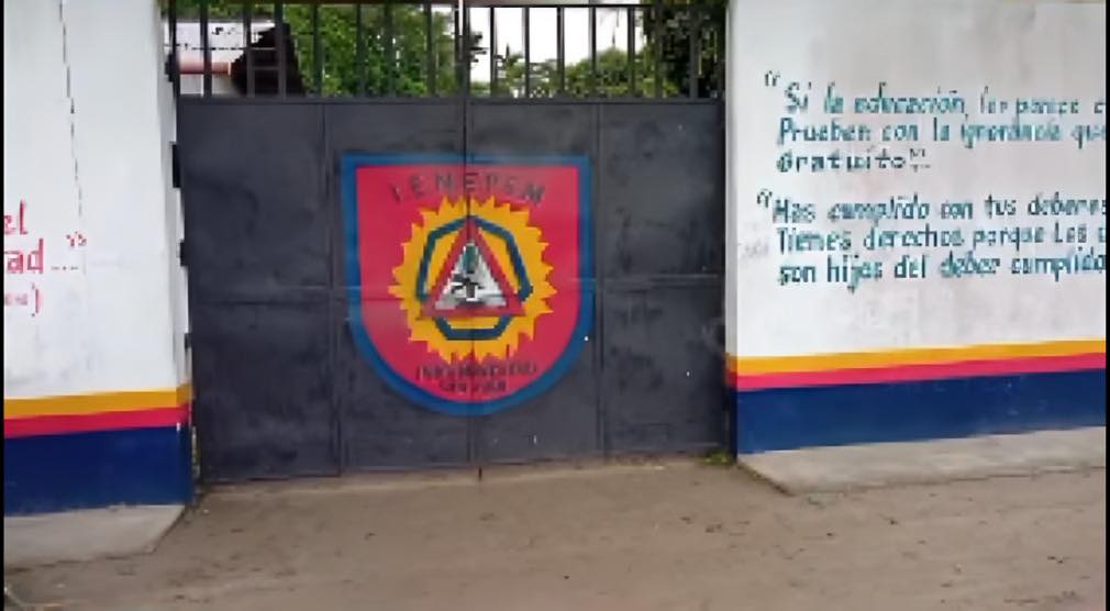 Más de 400 escolares afectados por corte eléctrico en colegio de San Juan Bautista.