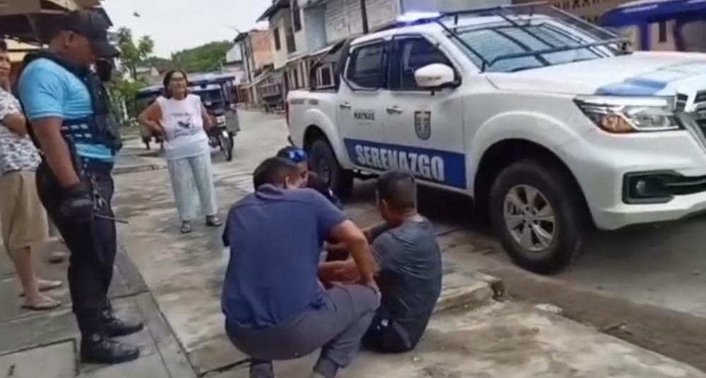 Hombre aparece inconsciente en calles de Iquitos y vecinos sospechan presunto “pepeo”.