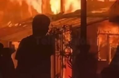 #Pampahermosa  Emergencia por incendio frente a plaza de armas