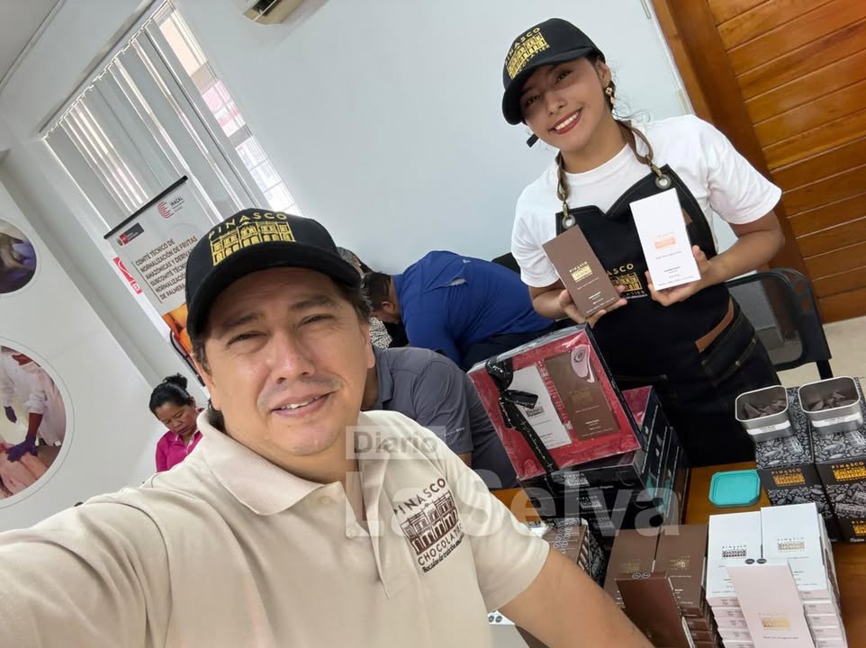 Ministro de la Producción destaca calidad del chocolate amazónico en Iquitos.