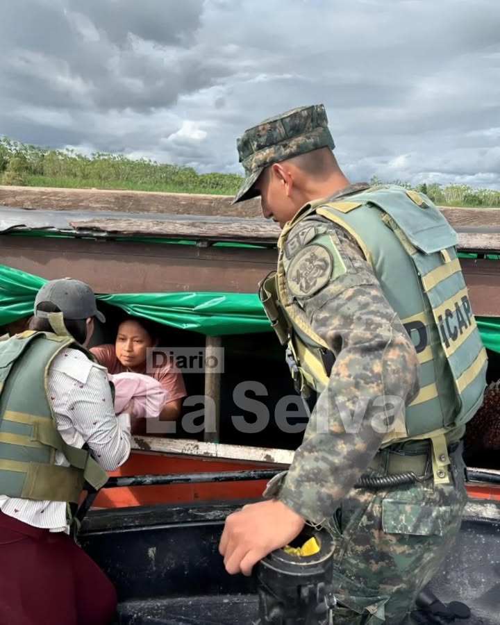 Unidad fluvial auxilia a mujer que dio a luz durante viaje por el río Ucayali.