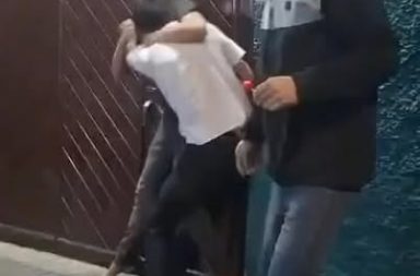 PELEA POR AMOR GENERA ESCÁNDALO EN CALLE PEVAS DE IQUITOS