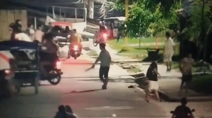 Serenazgo interviene a presuntos barristas tras persecución en Iquitos.