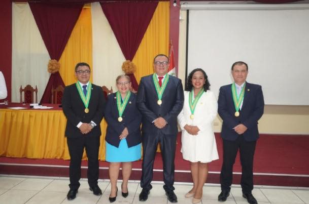 Decanos de colegios profesionales renuevan dirigencia regional en Loreto.