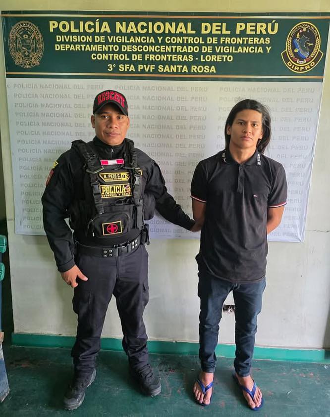 Policía del Puesto Fronterizo de Santa Rosa interviene embarcación y recupera a adolescente desaparecida.