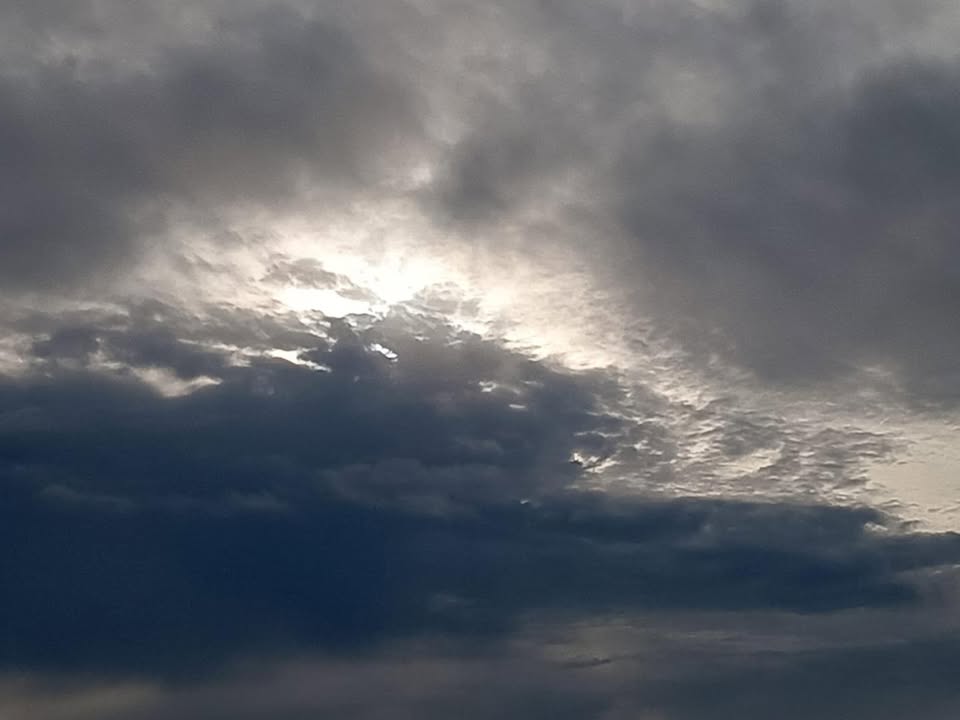#clima | #clima |  IQUITOS AMANECE ENTRE NUBES, HUMEDAD Y LLUVIAS AISLADAS ESTE SÁBADO