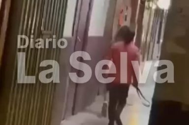 Madre encuentra a su hija en una discoteca y la saca de esta manera.