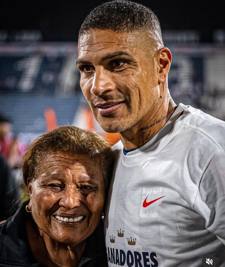 Paolo Guerrero celebra nuevo logro junto a Alianza Lima