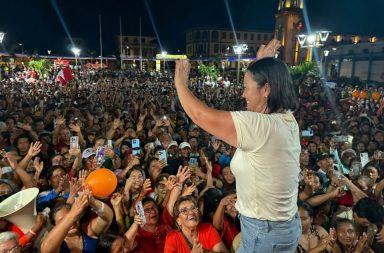 ASÍ FUE EL MITIN DE KEIKO FUJIMORI EN SU ARRIBO A REQUENA...