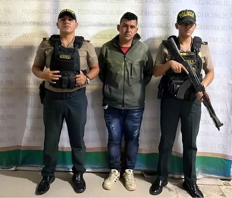 Detienen a sujeto acusado de grabar a mujer en servicios higiénicos de centro comercial en Iquitos.