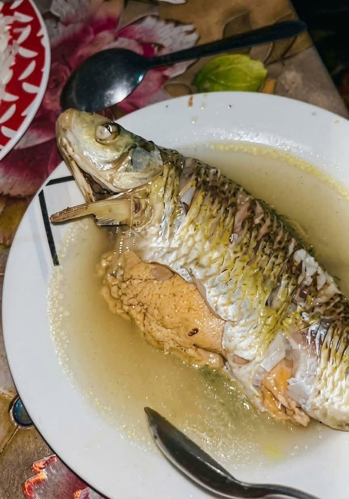 Mira este chilicano de pescado con huevera. A ver si no se...