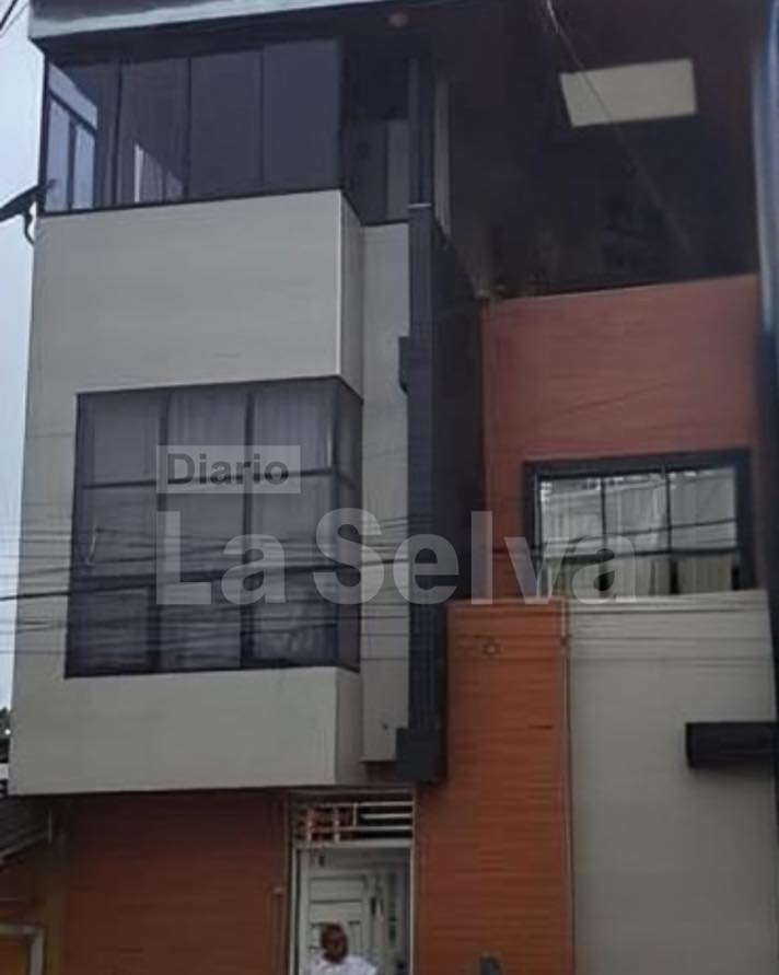 Esposa de conocido abogado de Iquitos fallece tras presunto ahogamiento en piscina.