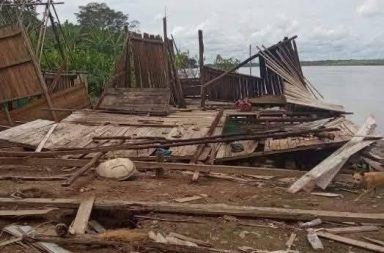 Seis familias damnificadas tras colapso de terrenos ribereños en Contamana.