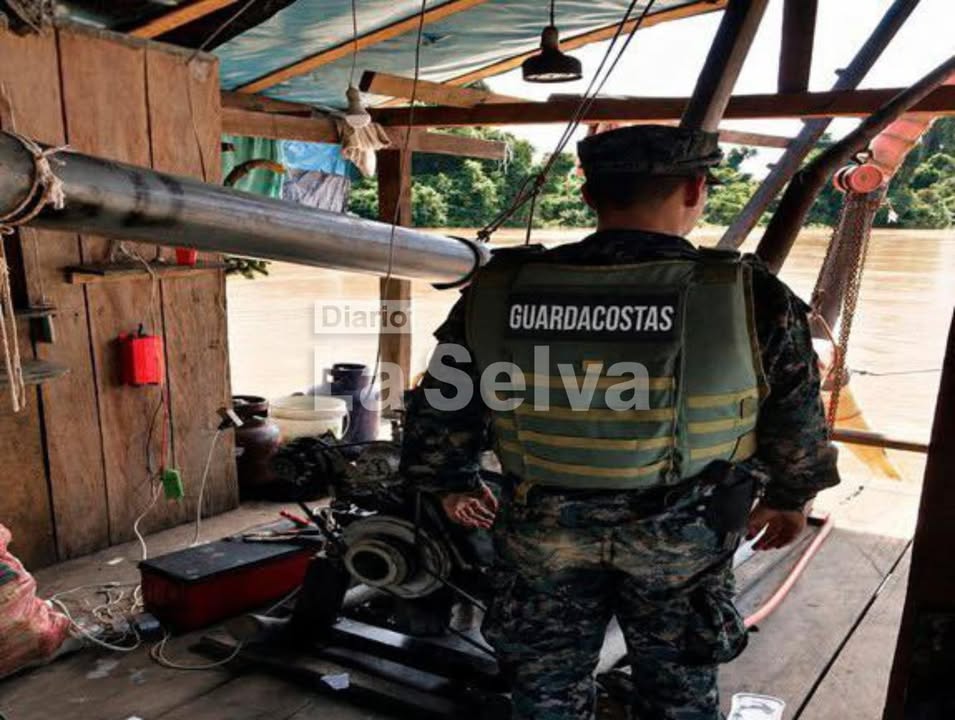 Operativo fluvial contra minería ilegal deja cinco detenidos en San Regis.