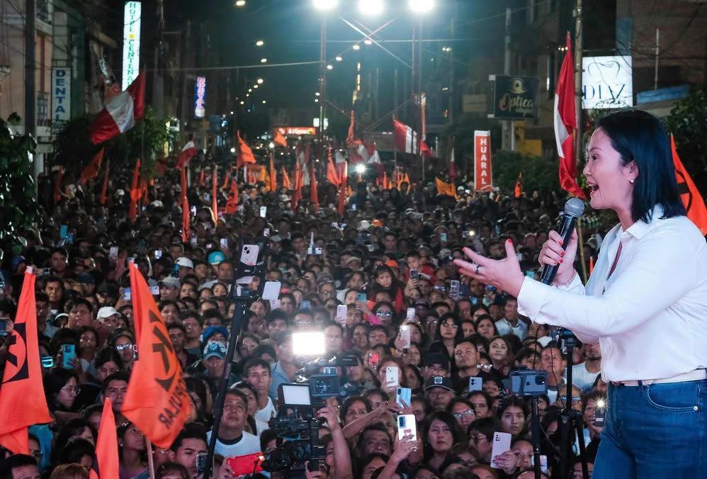Keiko Fujimori agradece respaldo en mitin realizado en Huacho.