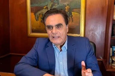 Excanciller critica cambio de discurso del candidato presidencial