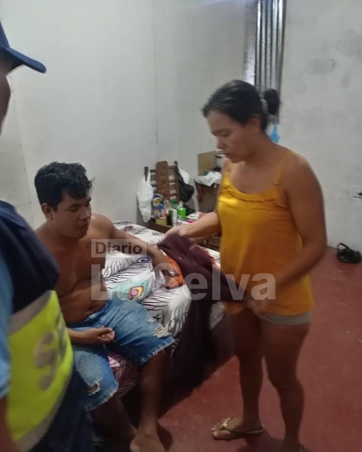Serenos de Punchana intervienen a hombre acusado de amenazar a vecinos con un cuchillo.