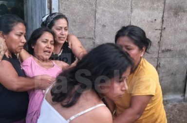 Mujer da a luz en su vivienda mientras esperaba traslado a centro de salud.