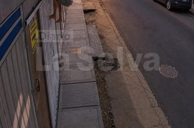 “Hombre Araña” vuelve a actuar y trepa edificio para robar en pleno centro de Iquitos.