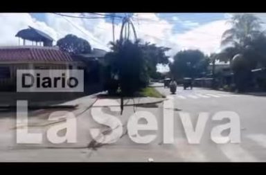 Advierten peligro por cables expuestos en vía pública