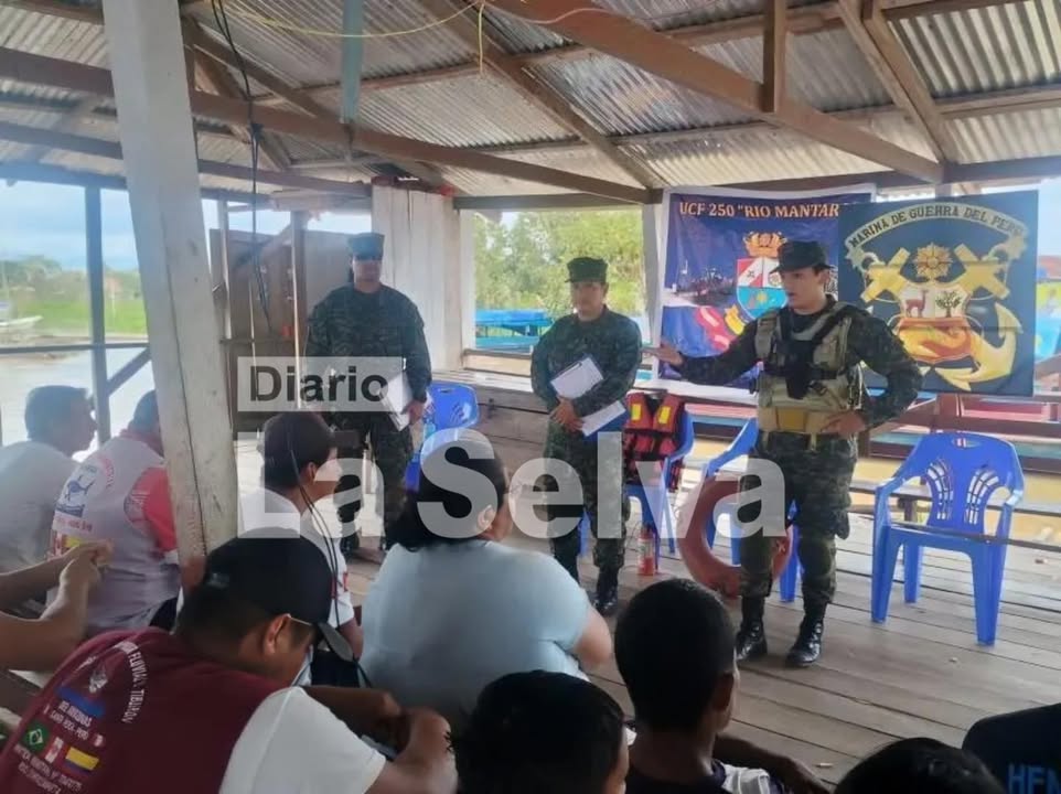 Pescadores y armadores reciben capacitación sobre seguridad fluvial en Loreto.