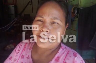 Preocupación por poste inclinado tras choque de camioneta en San Lorenzo