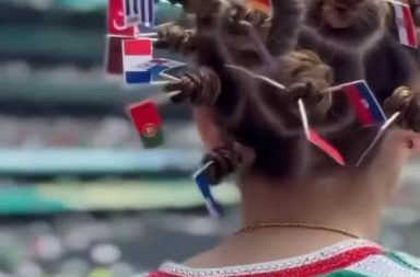 #mundial2026 | Joven causa furor con su peinado. Lleva todas la banderas...