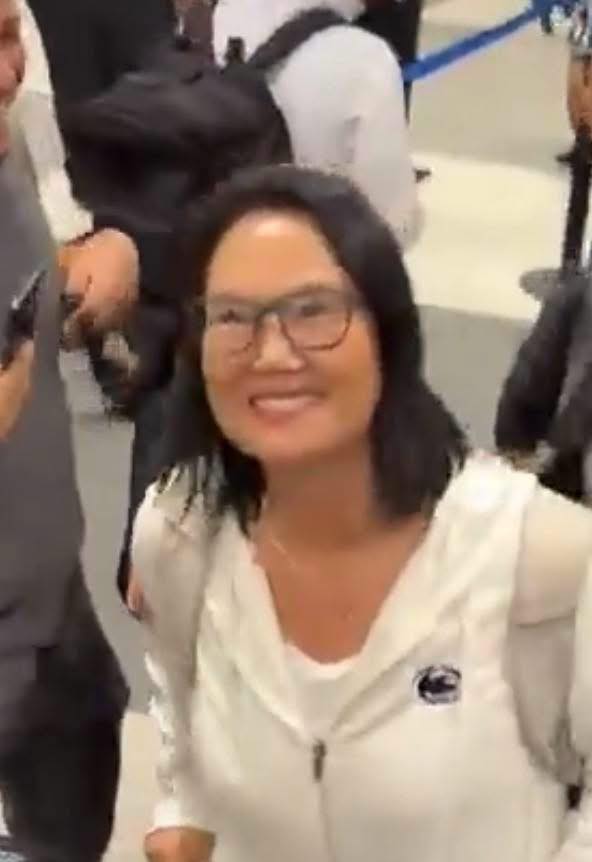 ASÍ FUE EL ARRIBO DE LA PRESIDENTA ELECTA A SU REGRESO DE SU VIAJE PERSONAL