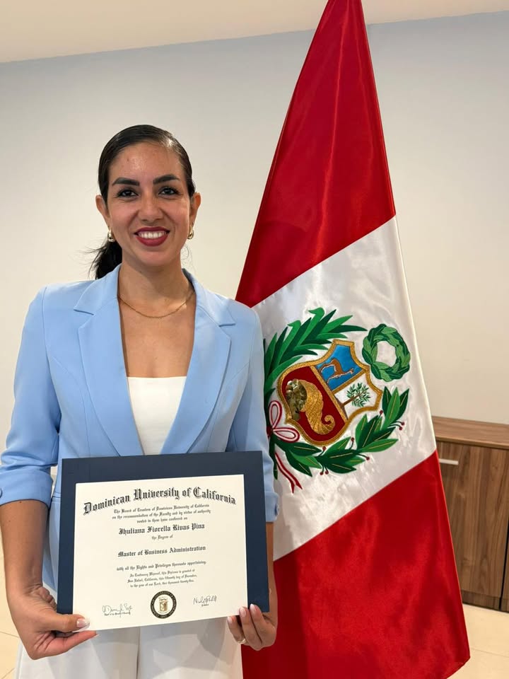 EN EL COLEGIO DE INGENIEROS DEL PERÚ SE RECONOCE A DOS PROFESIONALES LORETANAS CON MAESTRÍAS EN ESTADOS UNIDOS