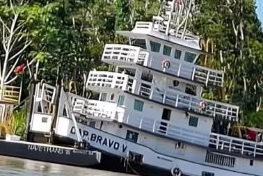 Emergencia ambiental: detienen embarcacion brasileña en Santa Rosa tras cuestionado zarpe desde Iquitos