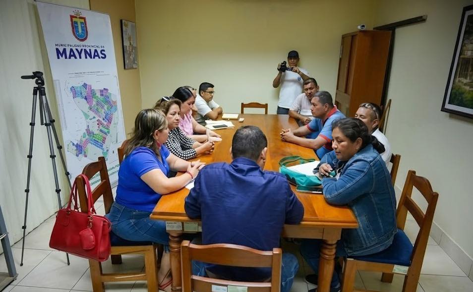 Recuperación urbana: Maynas suscribe acuerdo con ambulantes para liberar el Malecón Tarapacá y la calle Morona