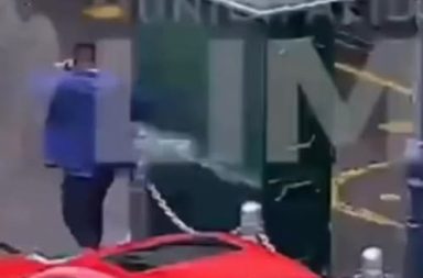 ESTE VIDEO MUESTRA LA FRUSTRADA HUIDA DE UN PELIGROSO ASALTANTES EN EL CENTRO DE LIMA