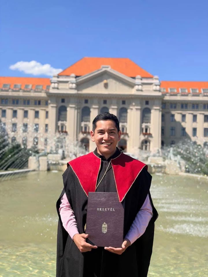 ORGULLO LORETANO EGRESADO DE LA UNAP RECIBE MAESTRÍA EN EE. UU.