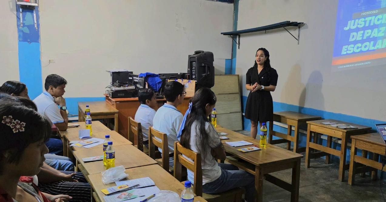 Liderazgo y convivencia: Jueces escolares de Iquitos se capacitan en resolución pacífica de conflictos