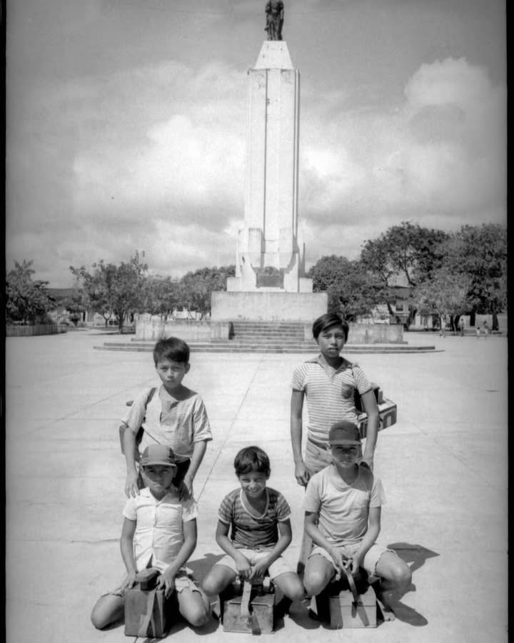 Iquitos en 1965: los lustrines de la plaza 28 de Julio