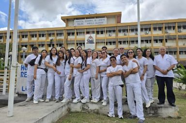 Logro académico: Futuros profesionales de la UNAP y la UCP finalizan seis meses de formación práctica hospitalaria