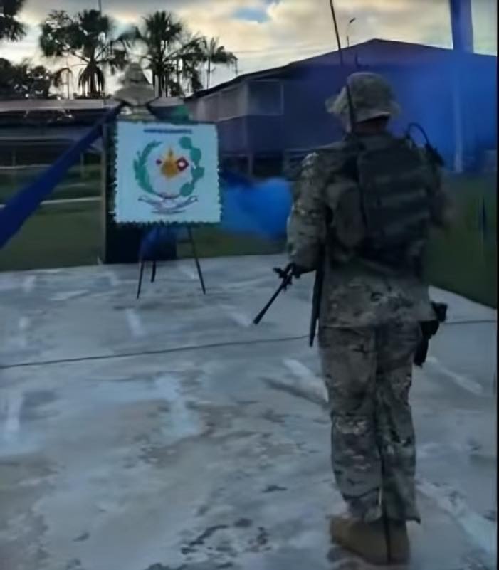 La 35.ª Brigada de Selva rinde tributo al héroe nacional y destaca el rol estratégico de las telecomunicaciones