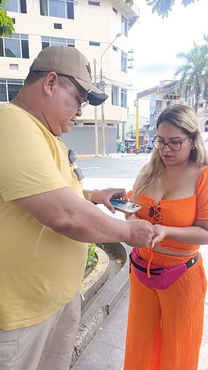 Recuperan en minutos el celular que había sido robado a una turista limeña en el Malecón Tarapacá, en el centro de Iquitos.