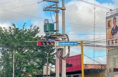 Restablecen el funcionamiento de semáforos en importante cruce de San Juan Bautista
