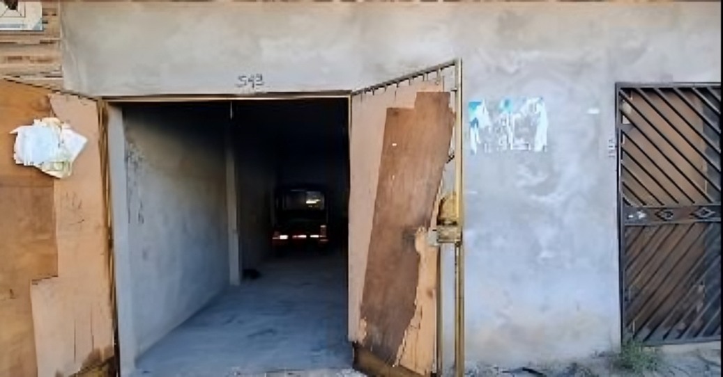 PATRULLAJE PREVENTIVO DE SERENOS DE PUNCHANA FRUSTRA HURTO DE CINCO VEHÍCULOS GUARDADOS EN UN GARAJE