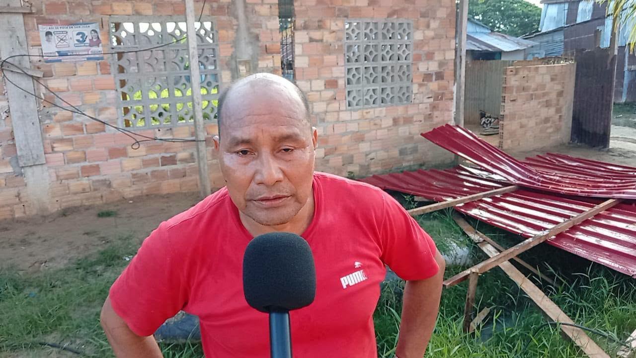 Fuertes vientos arrancan el techo de una vivienda y generan alarma en San Juan Bautista