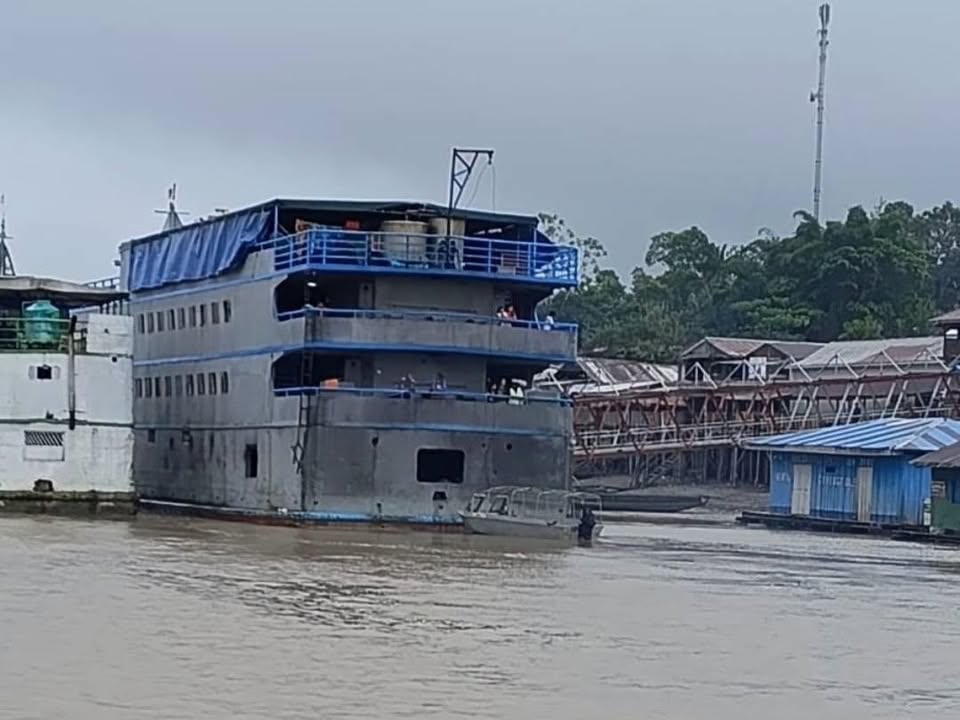 Angustia en Pebas: niño de 2 años desaparece tras caer al río Amazonas durante desembarque