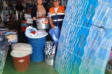 Municipalidad de Datem del Marañón entrega ayuda humanitaria a familia afectada por incendio