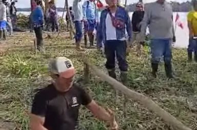 Prefecta Regional de Loreto viajará a zona del bloqueo del río Amazonas para dialogar con comunidades